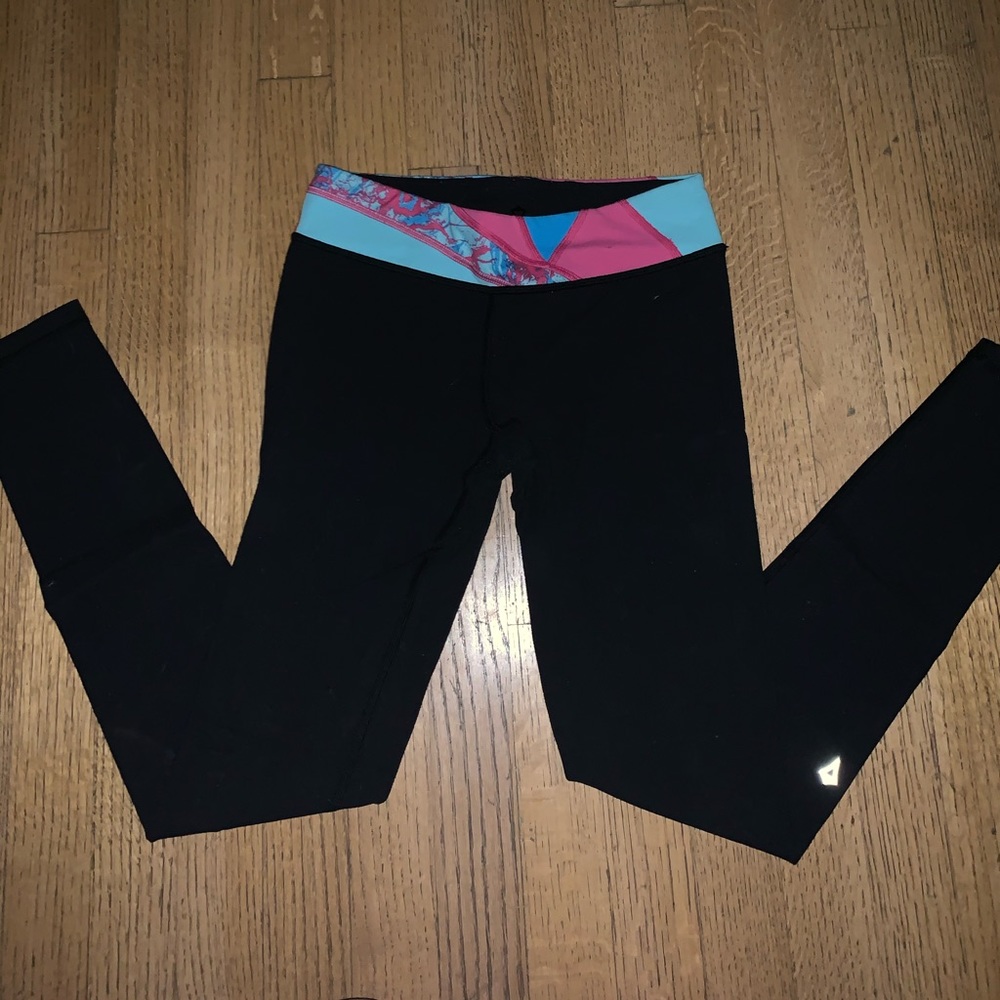 Black ivivva leggings